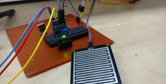 Rain Sensing Automatic Car Wiper using AT89C51 Microcontroller